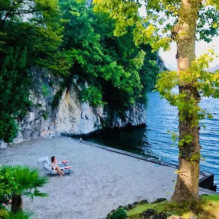 Gaeta Penthouse Apartman *